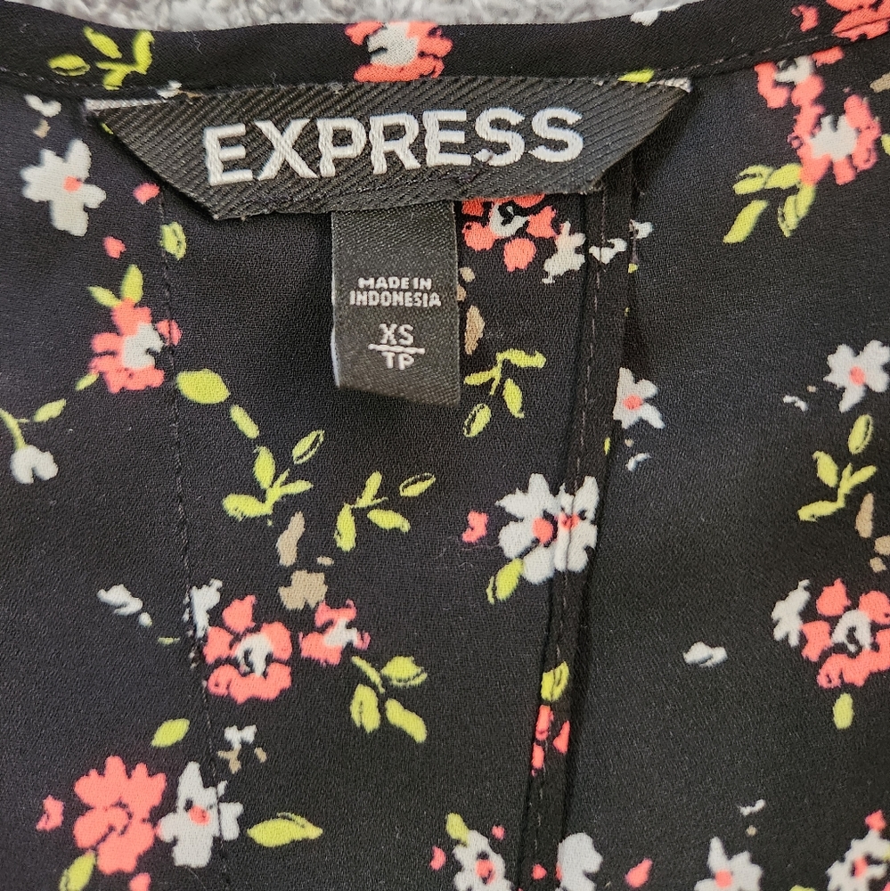 Express Black Multicolor Flower Pattern Sleevess … - image 2